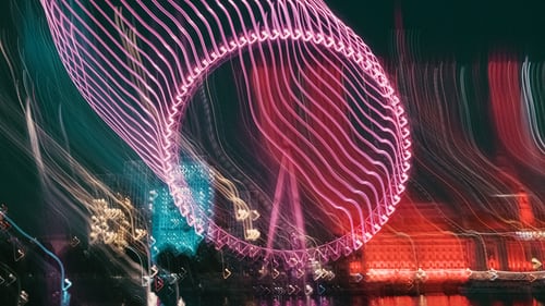 從“雙擊”到“雙殺”，美的縮水2500億-鋒巢網(wǎng)