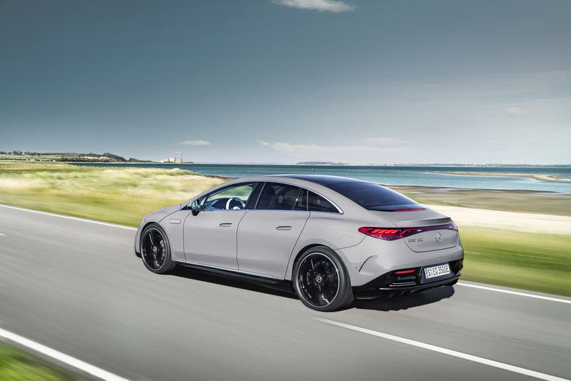 奔馳EQE是一款更平易近人的豪華電動汽車-鋒巢網