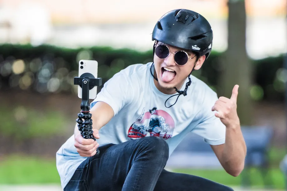 GorillaPod的制造者制作了一個MagSafe三腳架-鋒巢網(wǎng)