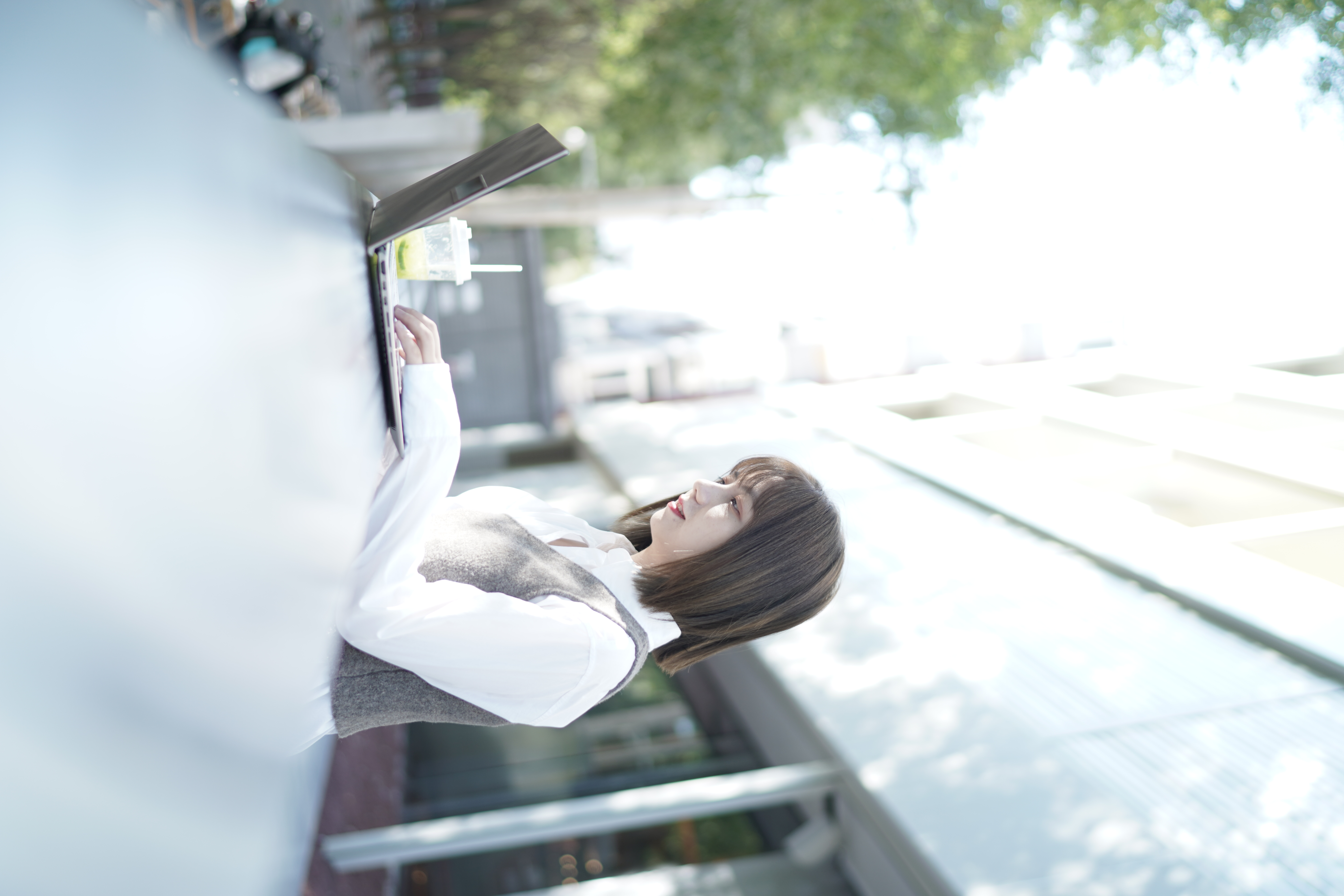 迷你屏+OLED好屏：個(gè)性專業(yè)兩手抓 華碩靈耀X 14專業(yè)好屏體驗(yàn)-鋒巢網(wǎng)