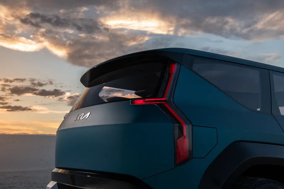 亞的EV9概念車是我們的電動未來的一個美好的愿景-鋒巢網(wǎng)