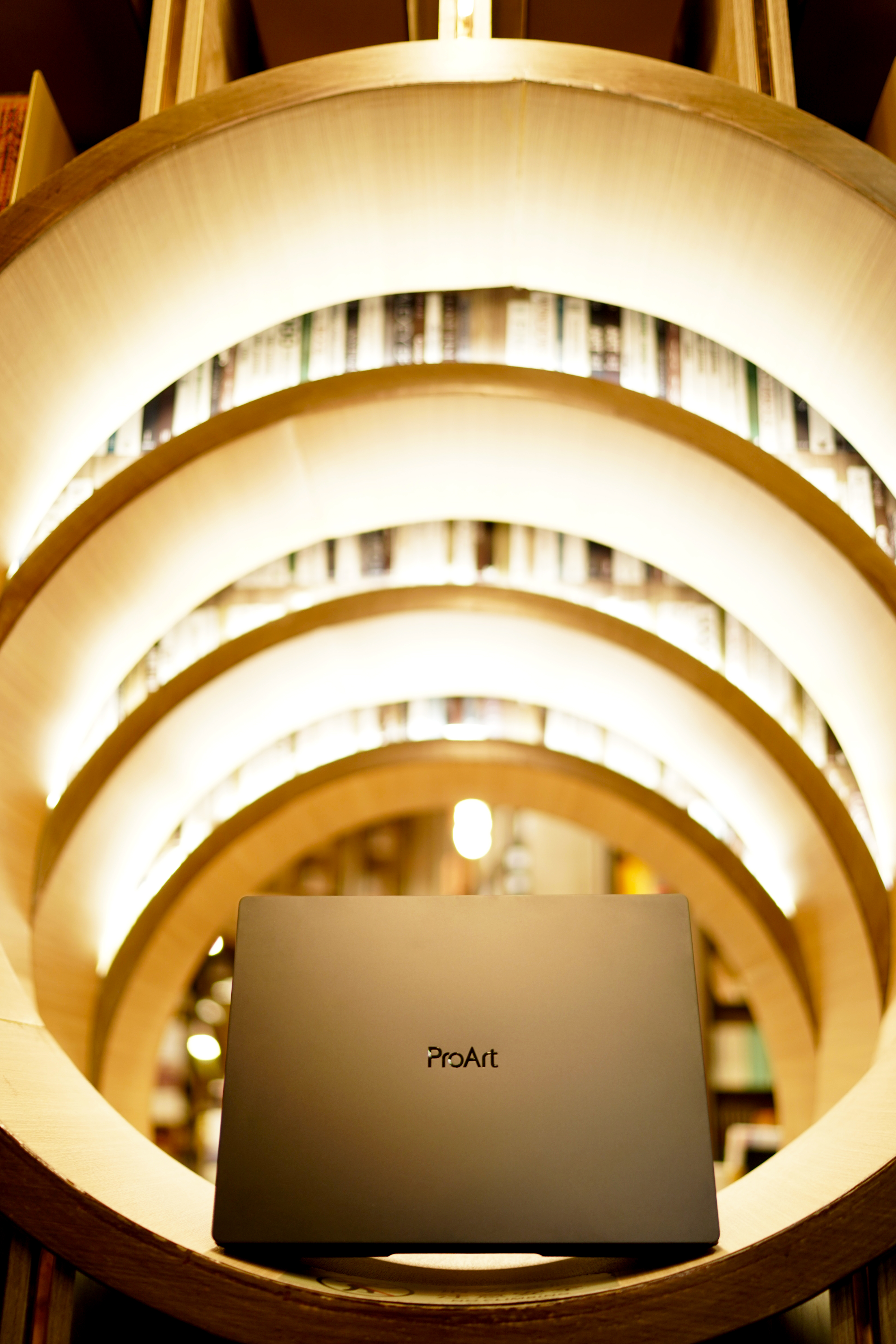 華碩ProArt 創(chuàng)16體驗(yàn):全新交互+頂級(jí)屏幕 更匹配創(chuàng)作的筆記本-鋒巢網(wǎng)