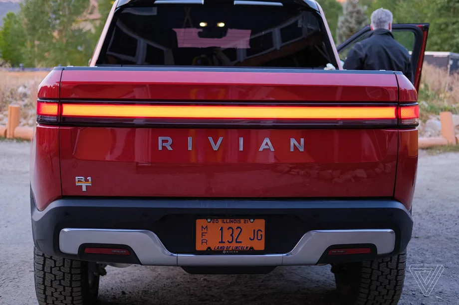 福特放棄rivian電動(dòng)汽車計(jì)劃-鋒巢網(wǎng)