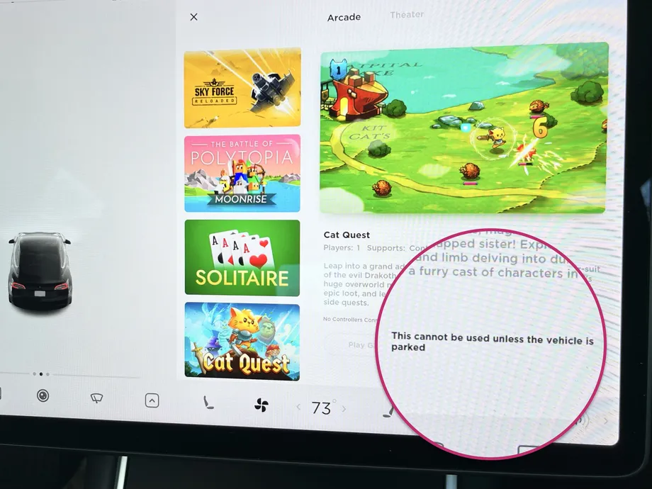 在美國特斯拉允許司機(jī)在行駛的汽車中玩視頻游戲，引發(fā)安全擔(dān)憂-鋒巢網(wǎng)