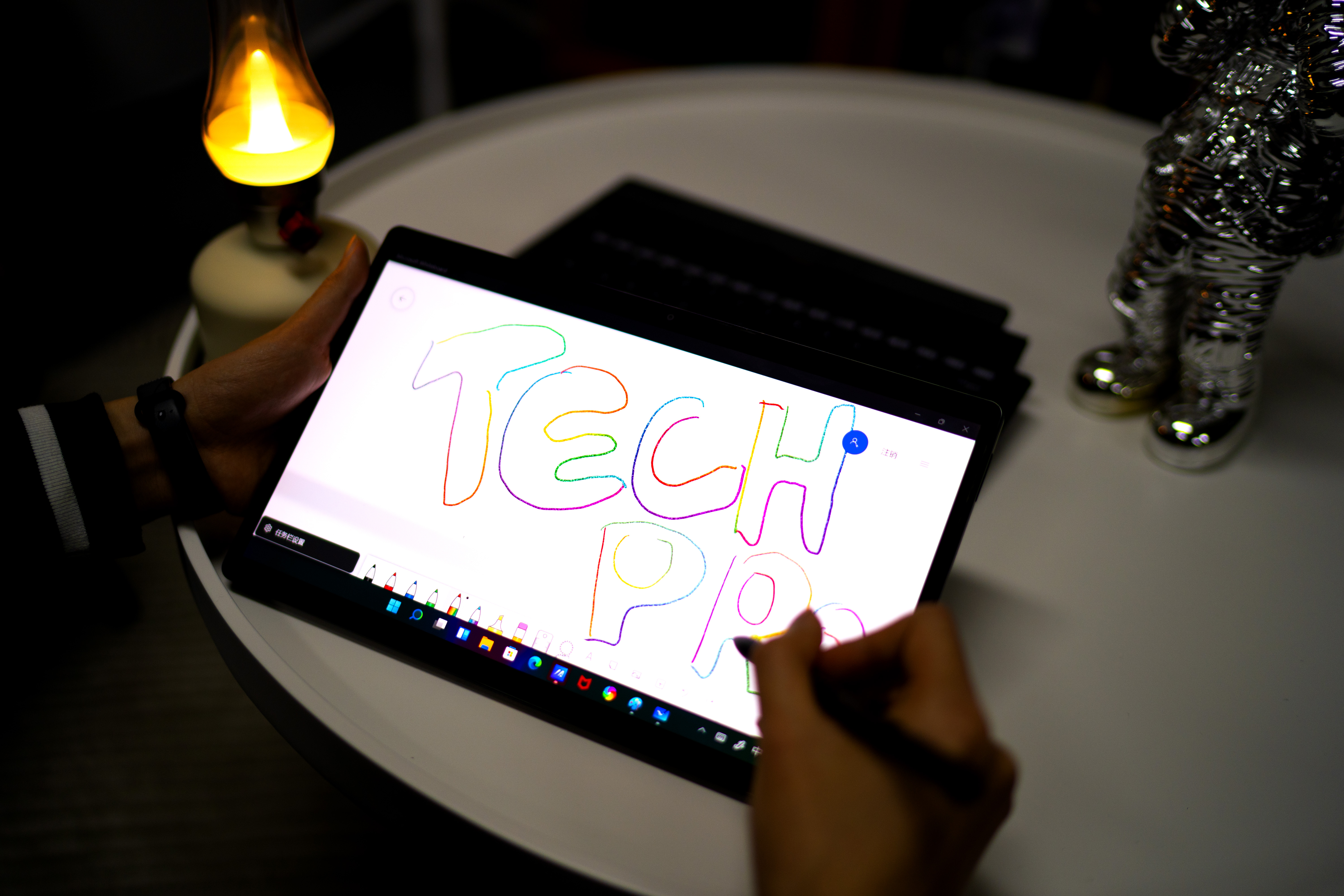 沉浸聲場體驗：華碩無畏二合一OLED觸屏筆記本影音新姿態(tài)-鋒巢網(wǎng)