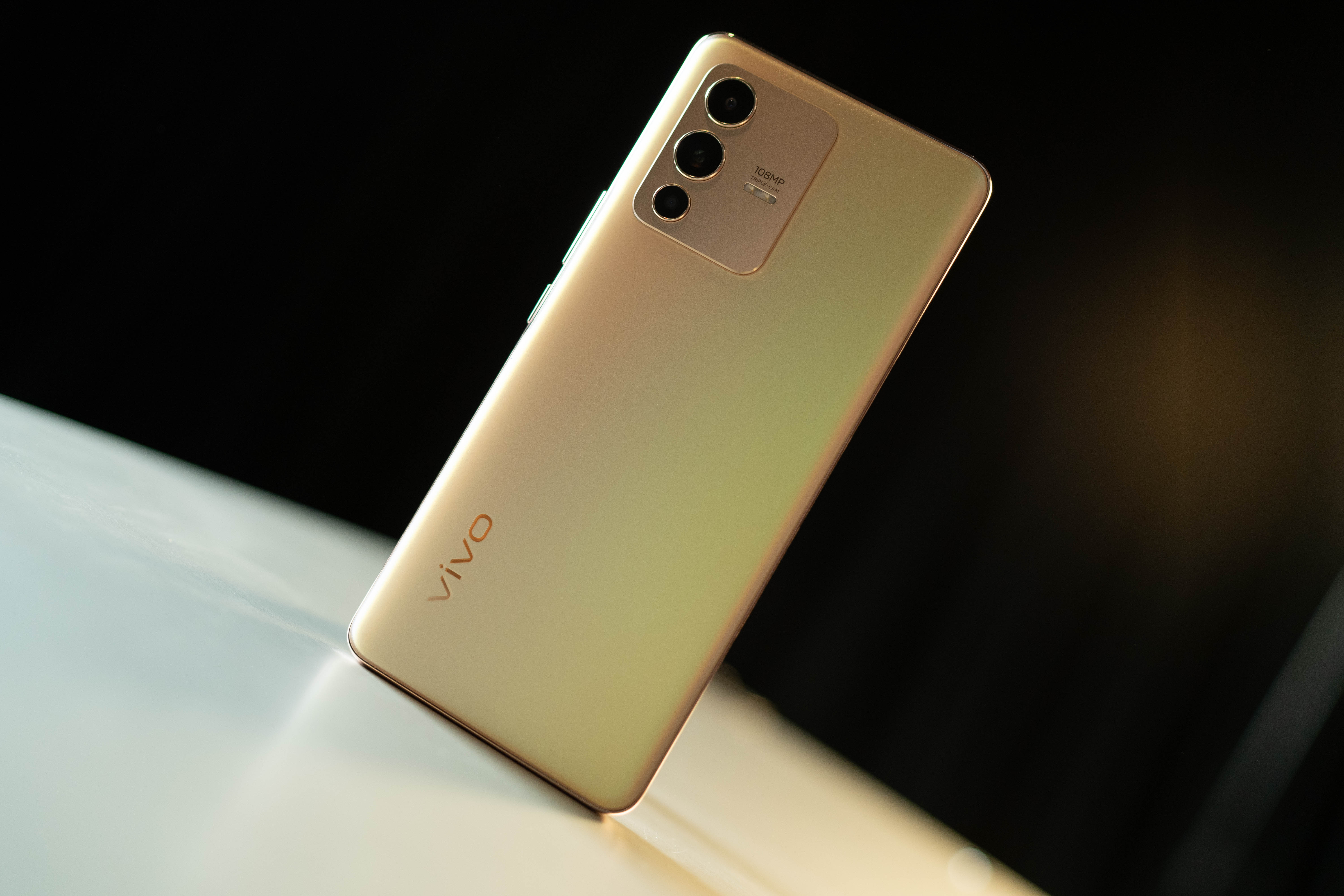 vivo S12 Pro評測：一首在冷暖交融之間流轉(zhuǎn)的華麗舞曲-鋒巢網(wǎng)